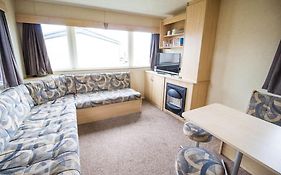 Lovely 8 Berth Caravan In Scratby